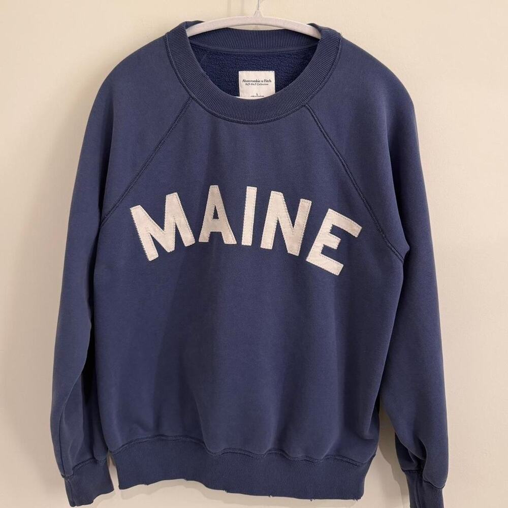 women’s distressed navy blue ABERCROMBIE & FITCH “Maine” crewneck sweatshirt [L]